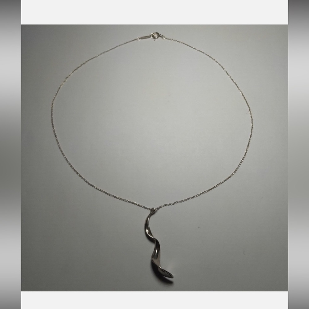 TIFFANY AND CO FRANK GEHRY STERLING SILVER SWIRL PENDANT 16" NECKLACE
